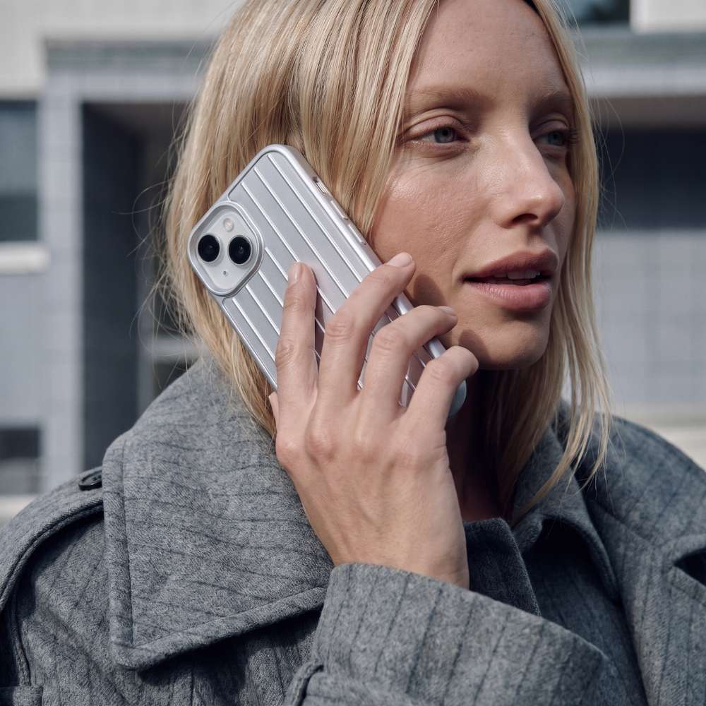 Funda Titan para iPhone 13